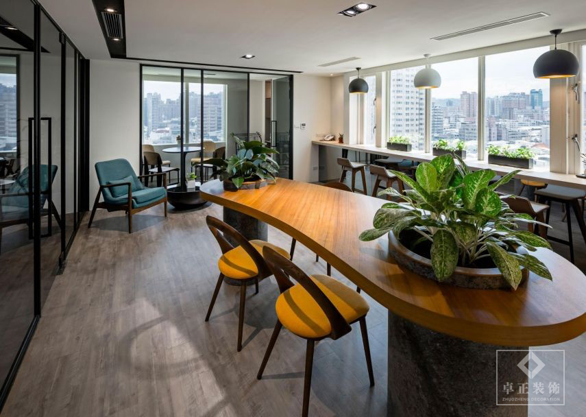 長沙辦公室裝修設(shè)計案例3